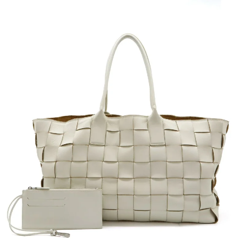 Minimalist Bags For Clean And Modern Aesthetics Bottega Veneta Maxi Intrecciato Leather Tote Bag Trendy Totes, Shop & Save Minimalist Bags For Clean And Modern Aesthetics Bottega Veneta Maxi Intrecciato Leather Tote Bag Trendy Totes, Shop & Save