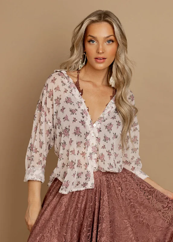 Relaxed Style Deals Agnes Top in Lilac Ditsy Floral