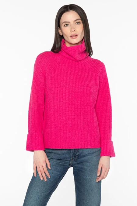 Vintage-Modern Style Offers Kinross Cashmere Luxe Rib T-Neck