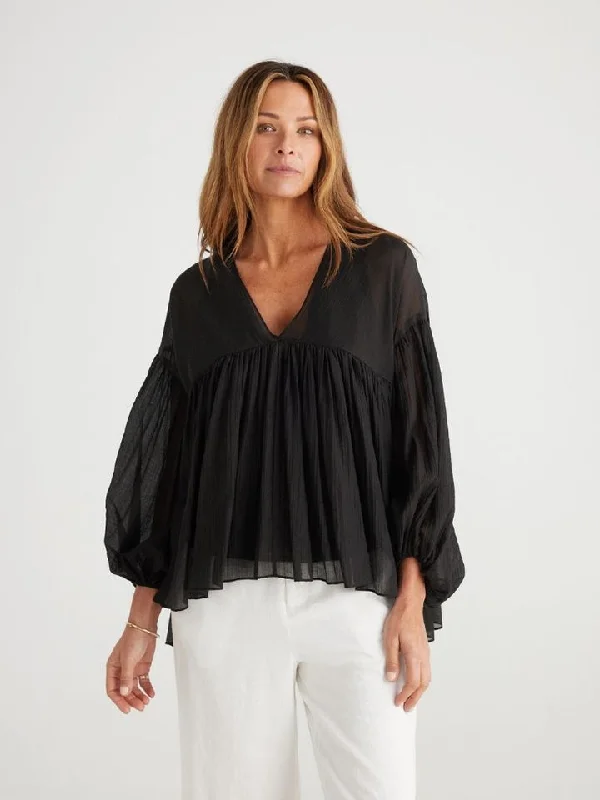 Dive Into Trendy Styles Brave+True Dahla Top Black