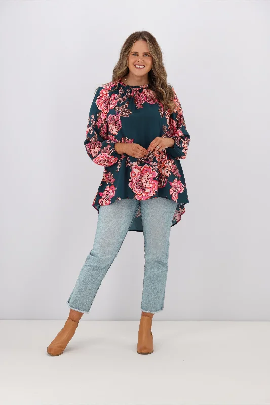 Stay Ahead In Style Sunday Boho Jayne Top Navy Floral