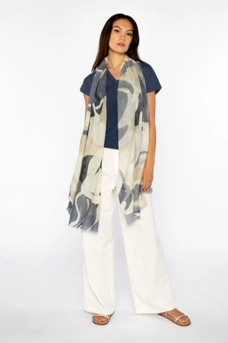 Dive Into Trendy Styles Kinross Cashmere Abstract Shadows Print Scarf