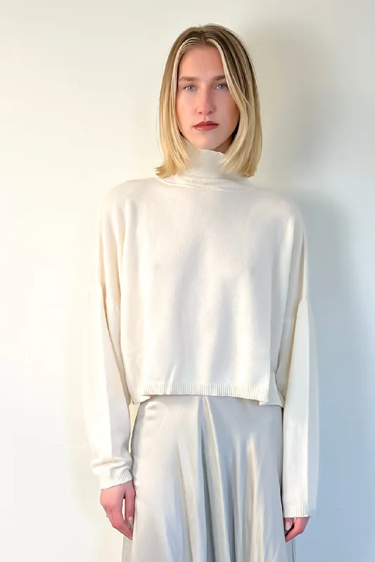 Modern Fashion Sale Swing Turtleneck - Creme