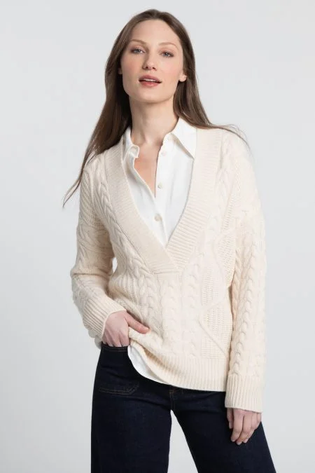 Elegant Style Kinross Cashmere Luxe Cable Vee