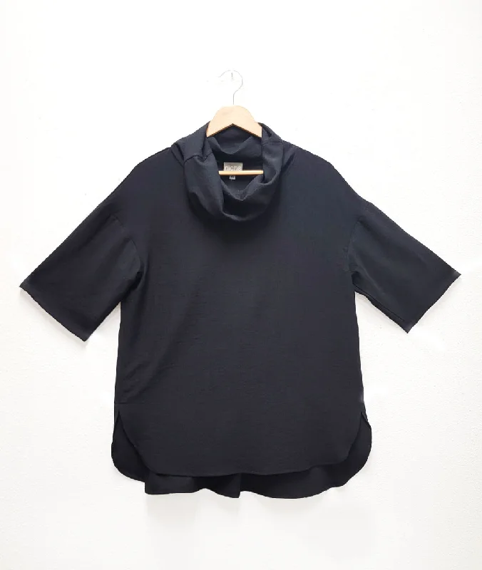 Dive Into Trendy Styles Niche - Rayon - Clarke Top - Black