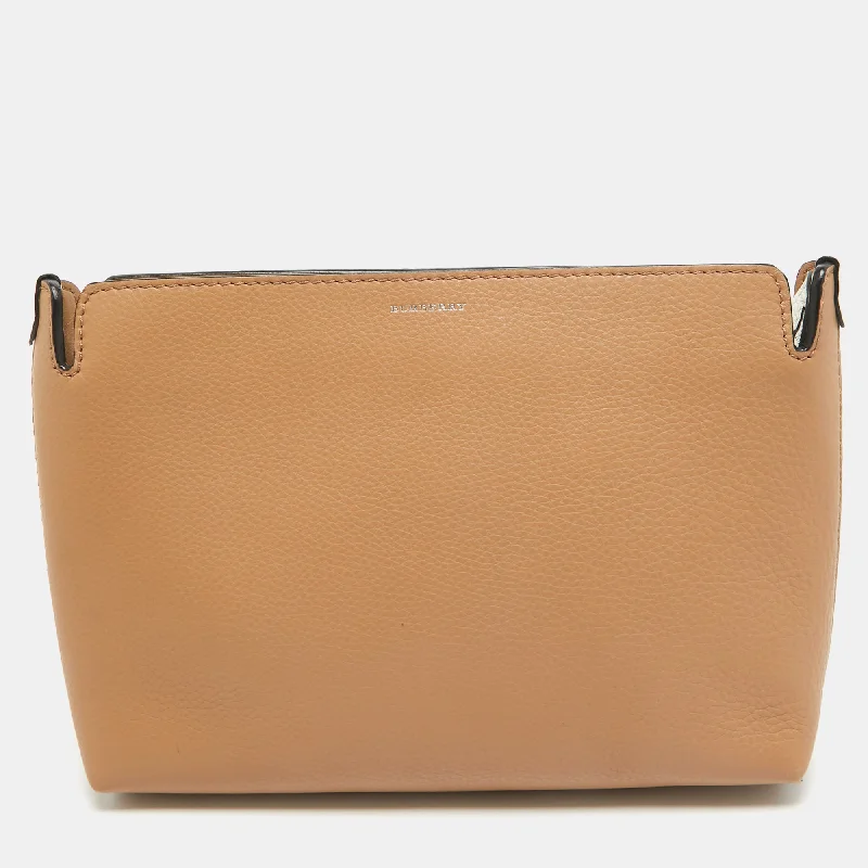 Burberry  Leather Bicolor Clutch Don't Miss Out – Handbag Discounts