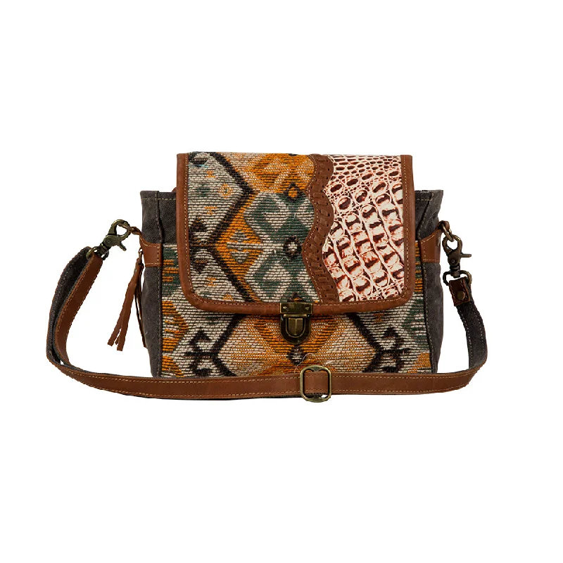 Seneca Falls Messenger Bag Don't Miss Out – Shop Fashionable Bags At Special Rates