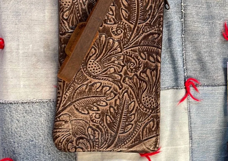 Women's Medium Leather Wristlet In Brown Elegant Purses At Clearance Prices