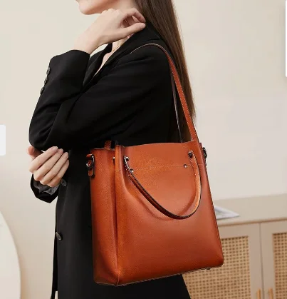 Genuine Leather / 7 colors Sleek Bags, Perfect Prices