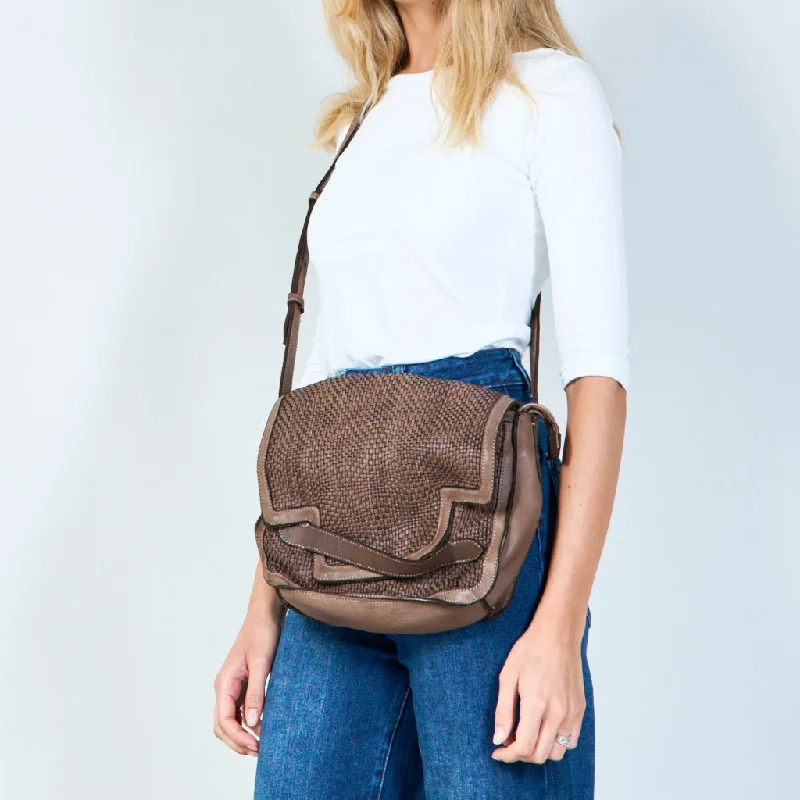 Woven leather vintage messenger bag wholesale Trendy And Classic Bags Now At Unbeatable Discounts Woven leather vintage messenger bag wholesale Trendy And Classic Bags Now At Unbeatable Discounts