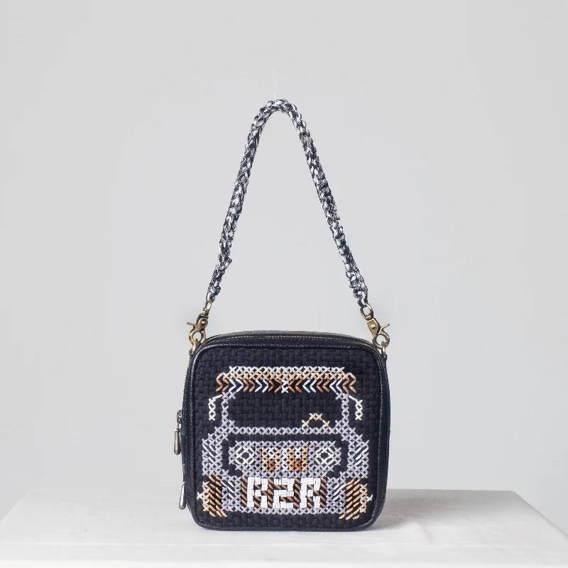 Affordable Luxury Fashion [Ready Today] Biyahe Baunan Black & Beige Big Savings On Totes, Crossbody Bags, And More