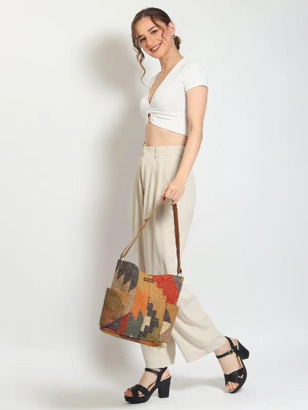 Eco-Friendly And Discounted Bags DOODLE - LEATHER AND KILIM BAG Stylish Totes With Special Discounts Eco-Friendly And Discounted Bags DOODLE - LEATHER AND KILIM BAG Stylish Totes With Special Discounts